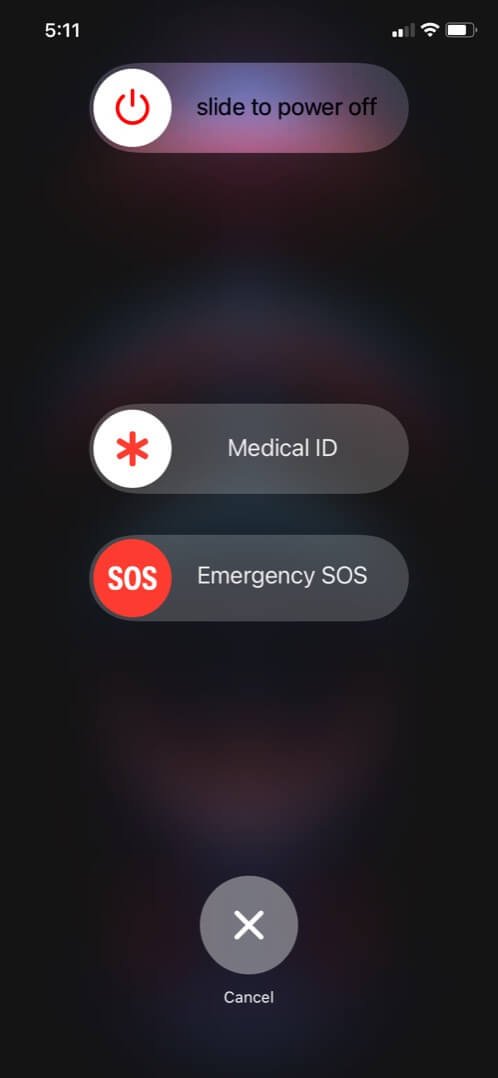 Deslice hasta la opción Apagar para apagar un iPhone