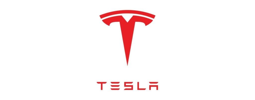 autopilot-tesla-non-rispetta-segnali-codice-strada.jpg